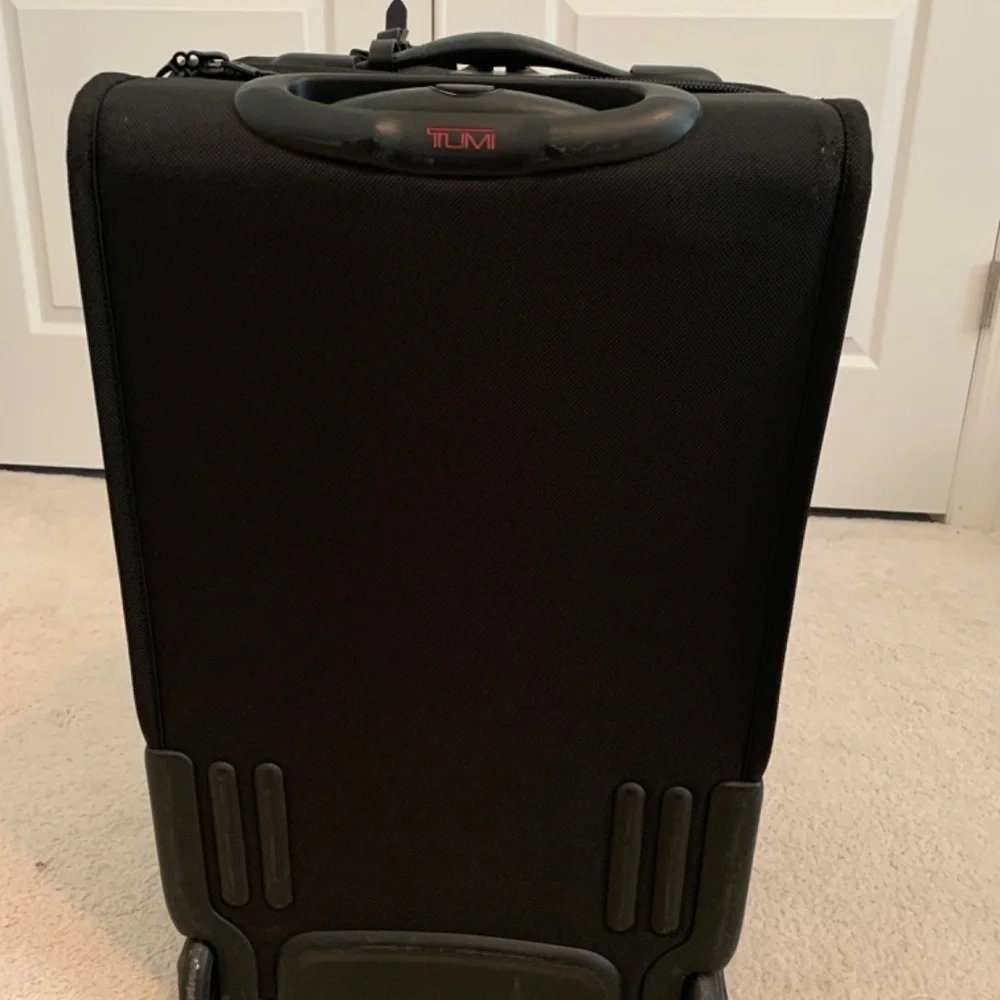 Tumi Roll Aboard